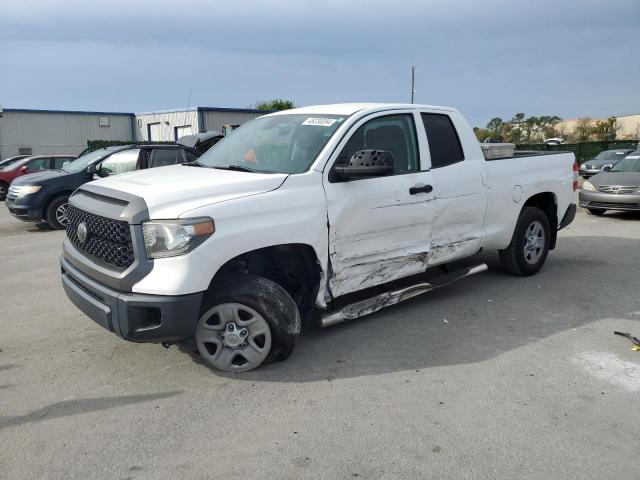 5TFRM5F19KX135111 - 2019 TOYOTA TUNDRA DOUBLE CAB SR/SR5 WHITE photo 1