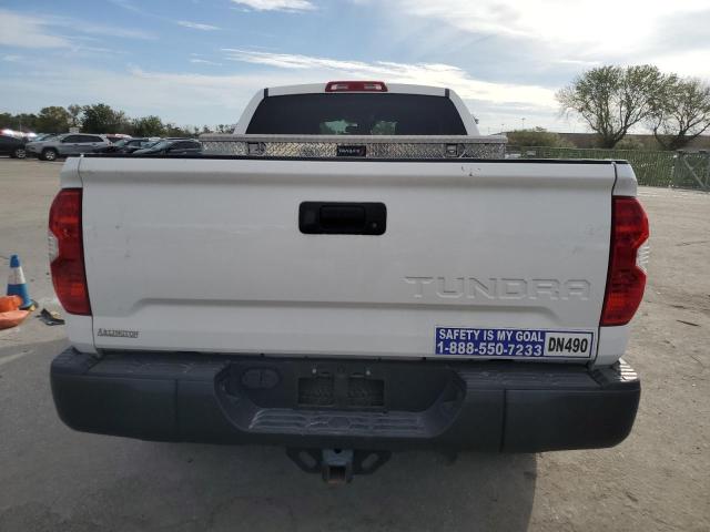 5TFRM5F19KX135111 - 2019 TOYOTA TUNDRA DOUBLE CAB SR/SR5 WHITE photo 6