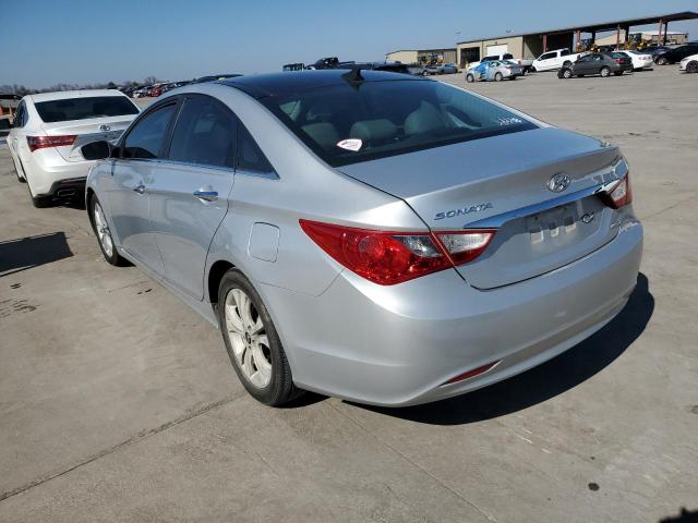 5NPEC4AC9DH806943 - 2013 HYUNDAI SONATA SE SILVER photo 2