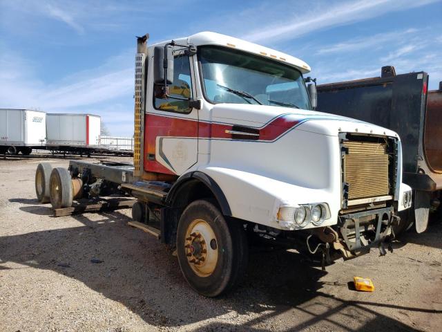 4V5KC9GH36N415650 - 2006 VOLVO VHD WHITE photo 1