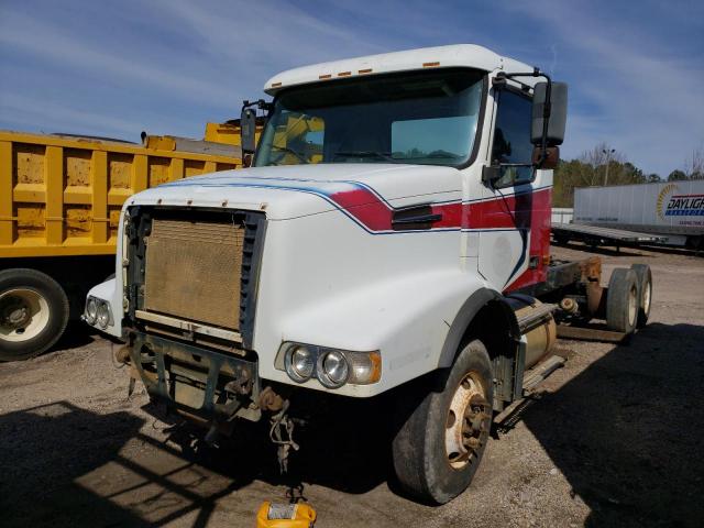 4V5KC9GH36N415650 - 2006 VOLVO VHD WHITE photo 2