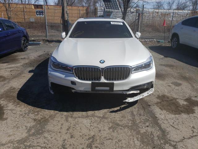 WBA7F2C5XJG856427 - 2018 BMW 750 XI WHITE photo 5