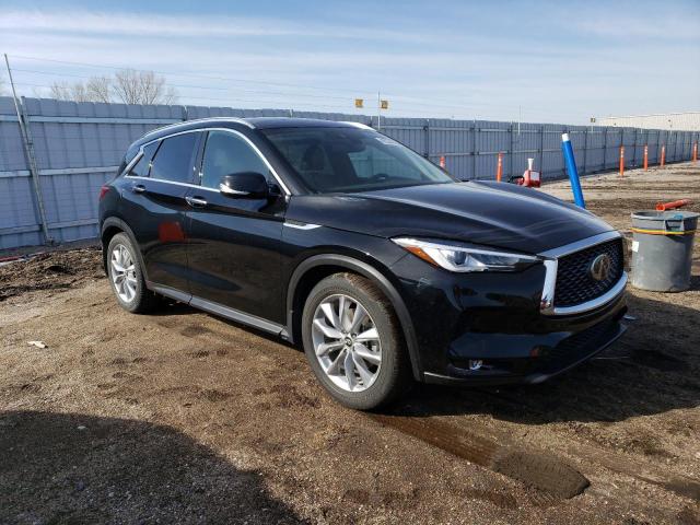 3PCAJ5M30KF138628 - 2019 INFINITI QX50 ESSENTIAL BLACK photo 4