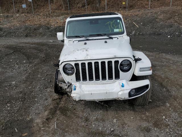 1C4JJXP64MW851452 - 2021 JEEP WRANGLER U SAHARA 4XE WHITE photo 5