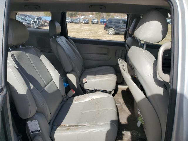 KNDMA5C10J6386997 - 2018 KIA SEDONA L SILVER photo 10