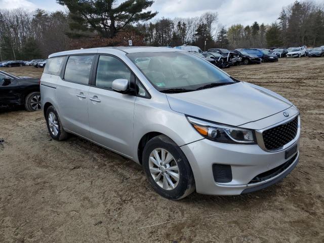 KNDMA5C10J6386997 - 2018 KIA SEDONA L SILVER photo 4