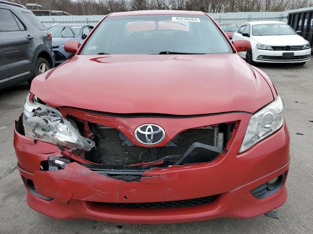 4T1BK3EK6AU114573 - 2010 TOYOTA CAMRY SE RED photo 5