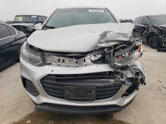 3GNCJKSB1LL296438 - 2020 CHEVROLET TRAX LS SILVER photo 5