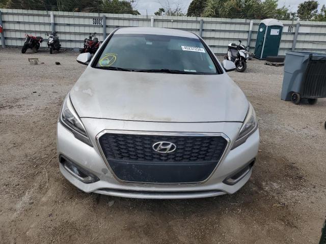 KMHE24L11GA023217 - 2016 HYUNDAI SONATA HYBRID SILVER photo 5