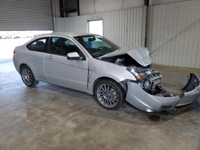 1FAHP33N89W172588 - 2009 FORD FOCUS SES SILVER photo 4