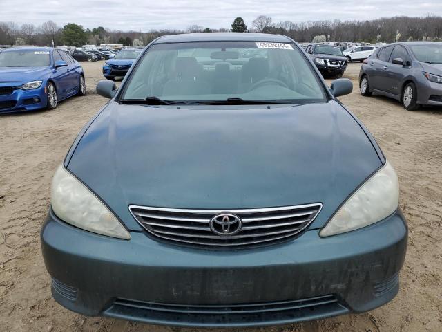 4T1BE32K55U062211 - 2005 TOYOTA CAMRY LE GREEN photo 5