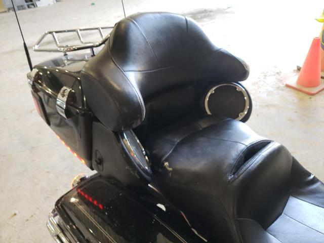 1HD1FCW196Y705196 - 2006 HARLEY-DAVIDSON FLHTCUI 黑色 照片 6