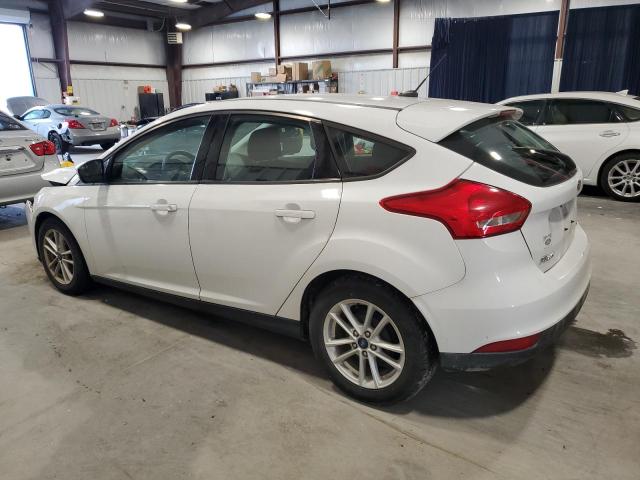 1FADP3K29JL212558 - 2018 FORD FOCUS SE WHITE photo 2