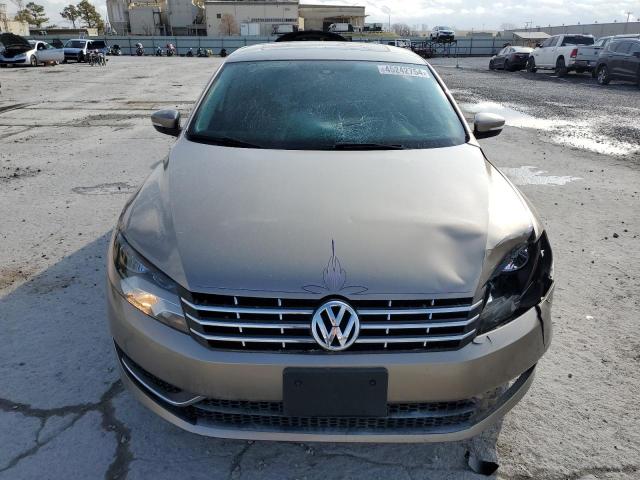 1VWBV7A31FC074074 - 2015 VOLKSWAGEN PASSAT SE TAN photo 5