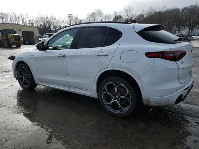 ZASPAKBN6P7D50709 - 2023 ALFA ROMEO STELVIO TI WHITE photo 2