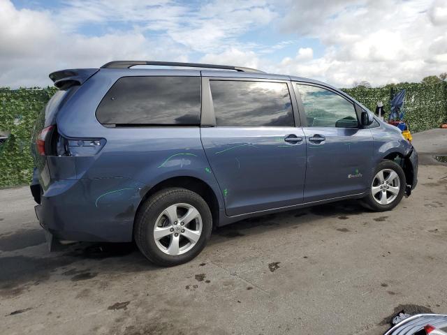 5TDKK3DC5FS528258 - 2015 TOYOTA SIENNA LE BLUE photo 3