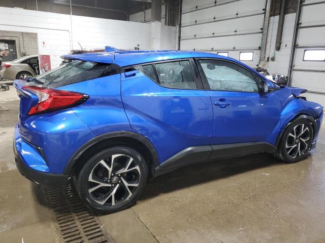 NMTKHMBX1JR010634 - 2018 TOYOTA C-HR XLE BLUE photo 3