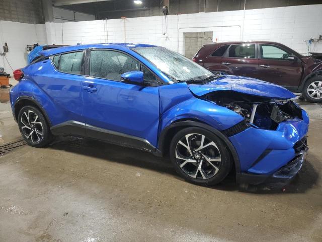 NMTKHMBX1JR010634 - 2018 TOYOTA C-HR XLE BLUE photo 4