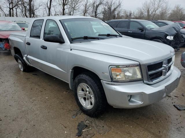 1D7HW48N98S615094 - 2008 DODGE DAKOTA QUAD SLT SILVER photo 4