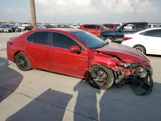 4T1G11AK1MU435511 - 2021 TOYOTA CAMRY SE RED photo 4