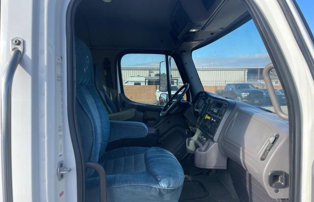 1FVACWDT3BHAX8142 - 2011 FREIGHTLINER M2 106 MEDIUM DUTY WHITE photo 5