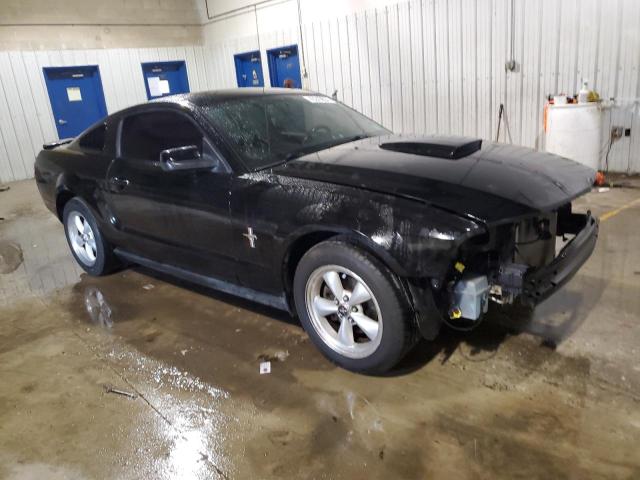 1ZVHT80N585104371 - 2008 FORD MUSTANG BLACK photo 4