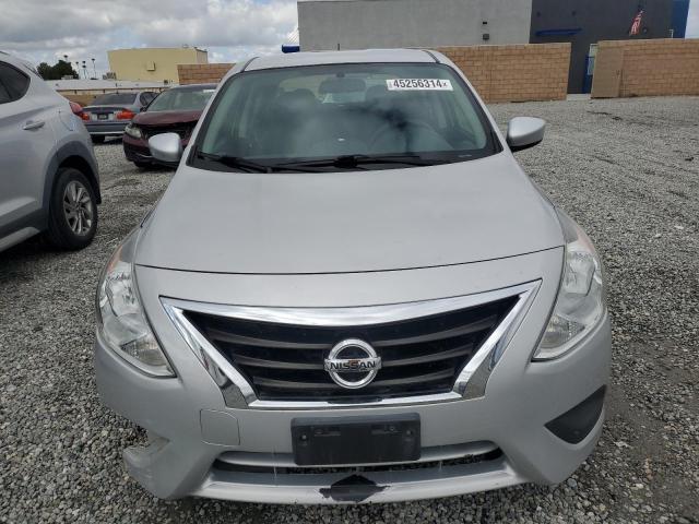 3N1CN7AP6GL893715 - 2016 NISSAN VERSA S SILVER photo 5