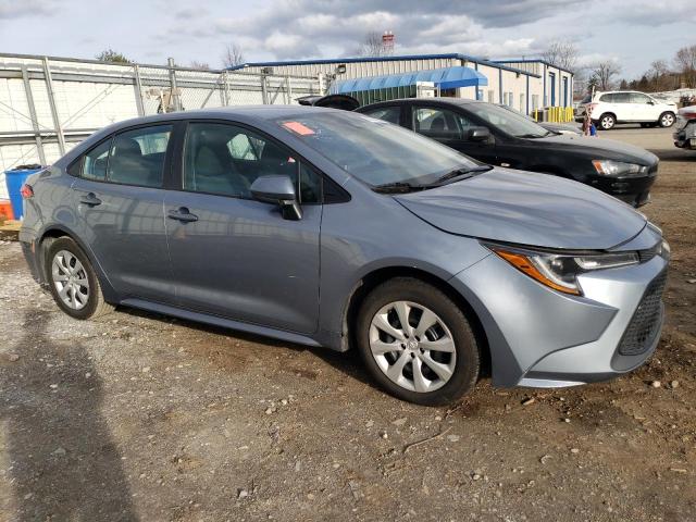 5YFEPMAE2MP230086 - 2021 TOYOTA COROLLA LE GRAY photo 4