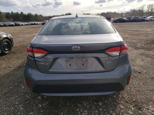 5YFEPMAE2MP230086 - 2021 TOYOTA COROLLA LE GRAY photo 6