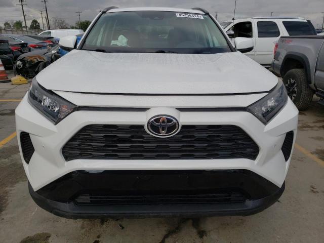 2T3MWRFV4KW003179 - 2019 TOYOTA RAV4 LE WHITE photo 5