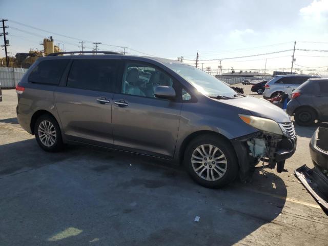 5TDYK3DC0BS005105 - 2011 TOYOTA SIENNA XLE CHARCOAL photo 4