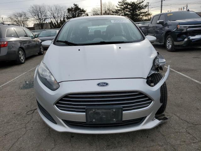 3FADP4AJ4HM132642 - 2017 FORD FIESTA S SILVER photo 5