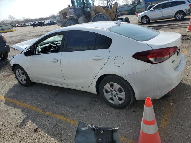 3KPFK4A79JE168560 - 2018 KIA FORTE LX WHITE photo 2