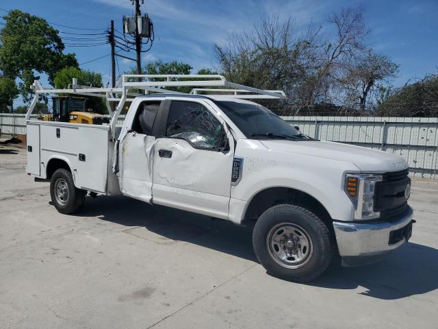 1FD7X2A61KEC84507 - 2019 FORD F250 SUPER DUTY WHITE photo 4