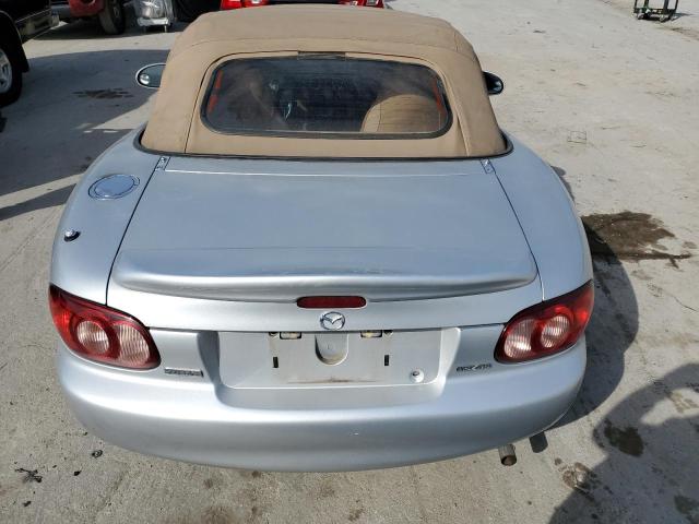 JM1NB353410202247 - 2001 MAZDA MX-5 MIATA BASE SILVER photo 6