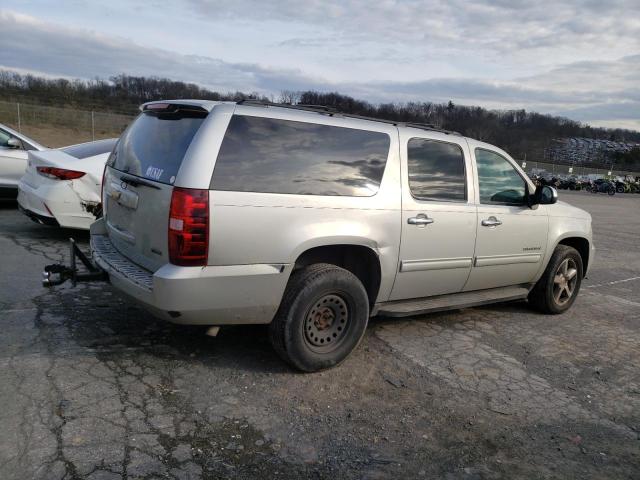 1GNSKHE31BR271322 - 2011 CHEVROLET SUBURBAN K1500 LS SILVER photo 3