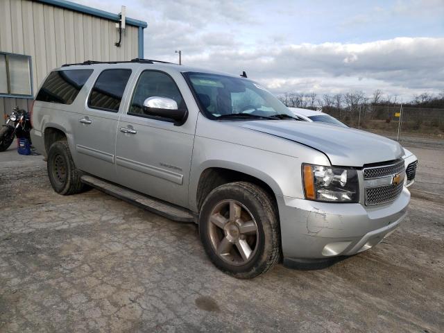 1GNSKHE31BR271322 - 2011 CHEVROLET SUBURBAN K1500 LS SILVER photo 4