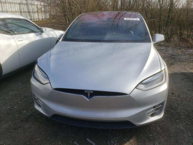 5YJXCBE26GF017697 - 2016 TESLA MODEL X GRAY photo 5