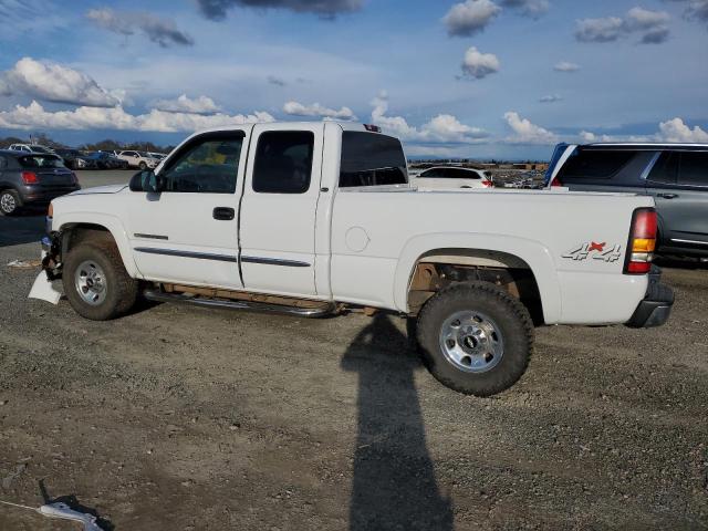 1GTHK29U35E124269 - 2005 GMC SIERRA K2500 HEAVY DUTY WHITE photo 2