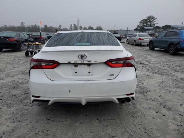 4T1G11AK5PU728476 - 2023 TOYOTA CAMRY SE NIGHT SHADE WHITE photo 6