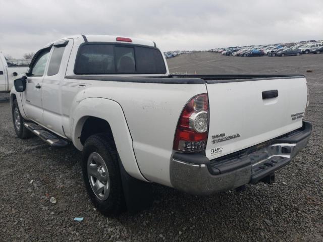 5TFTU4GN2BX007147 - 2011 TOYOTA TACOMA PRERUNNER ACCESS CAB WHITE photo 2