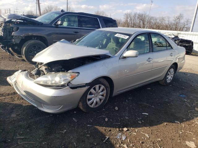 4T1BE32K15U634438 - 2005 TOYOTA CAMRY LE SILVER photo 1