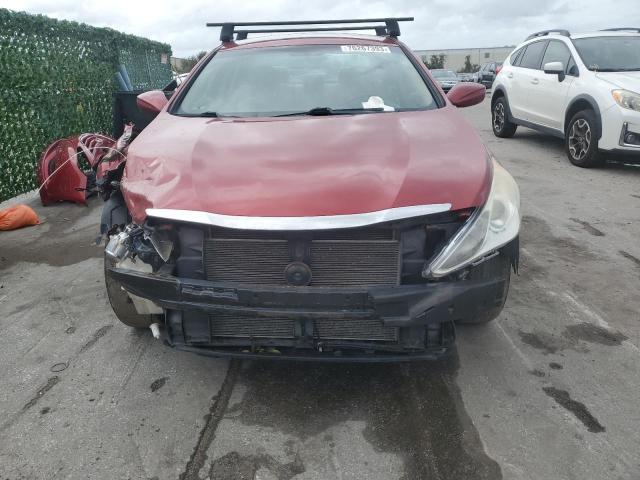 5NPEB4AC8BH100501 - 2011 HYUNDAI SONATA GLS RED photo 5