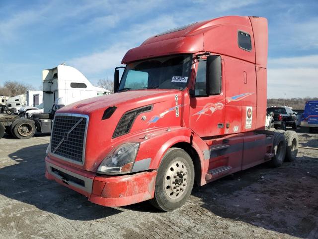 4V4NC9GH25N369163 - 2005 VOLVO VN VNL RED photo 2