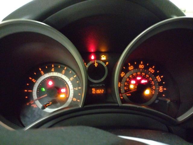 JTKJF5C78B3012707 - 2011 TOYOTA SCION TC 白色 照片 9