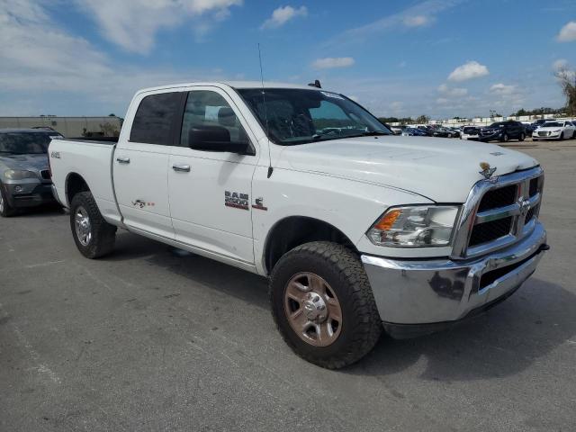 3C6UR5DL3JG275651 - 2018 RAM 2500 SLT თეთრი ფოტო 4