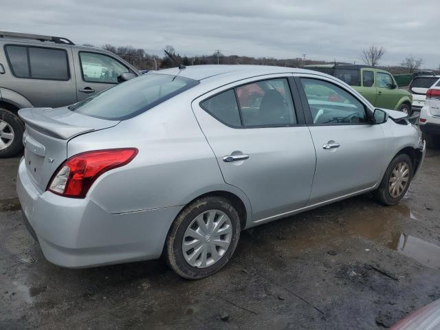 3N1CN7AP3KL840463 - 2019 NISSAN VERSA S SILVER photo 3