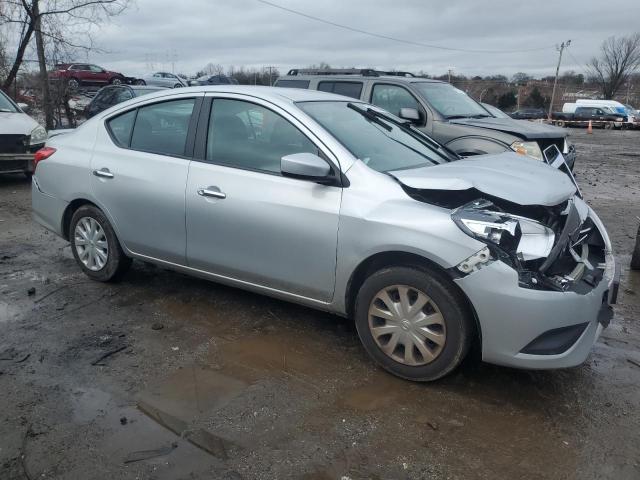 3N1CN7AP3KL840463 - 2019 NISSAN VERSA S SILVER photo 4