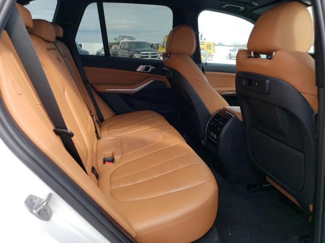5UXCR6C03M9E81012 - 2021 BMW X5 XDRIVE40I WHITE photo 11