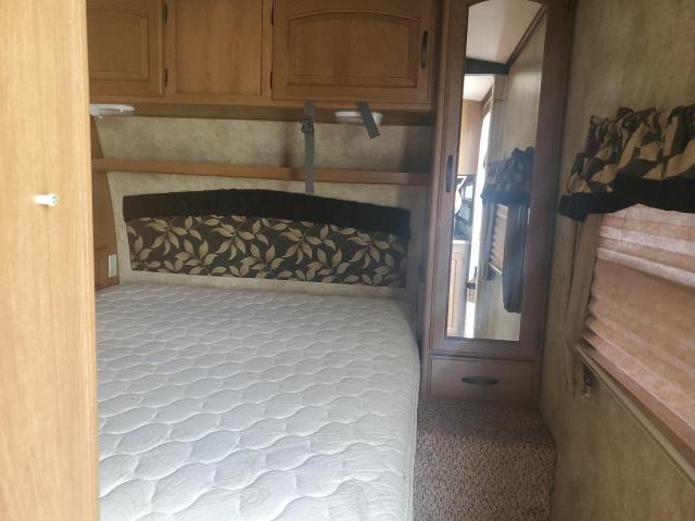 4YDT31228CB452955 - 2012 KEYSTONE OUTBACK WHITE photo 5